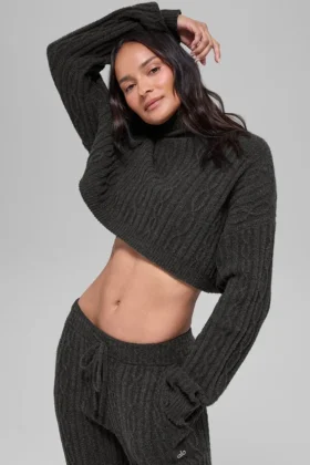 Sweter z golfem i długim rękawem „Winter Bliss” w splocie warkoczowym – ciemny melanż