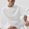 Swetr Accolade z okrągłym dekoltem – White