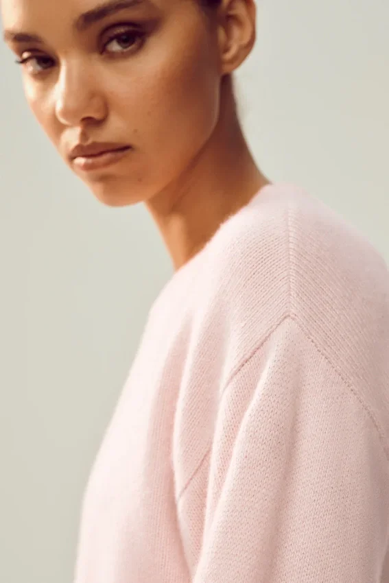 Swetr Cashmere Embrace – matowy róż