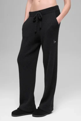 Swetr „Snuggle Up” i High-Waist spodnie z szerokimi nogawkami – Czarne
