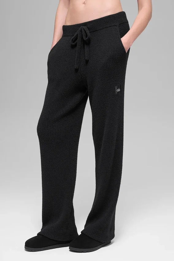 Swetr „Snuggle Up” i High-Waist spodnie z szerokimi nogawkami – Czarne
