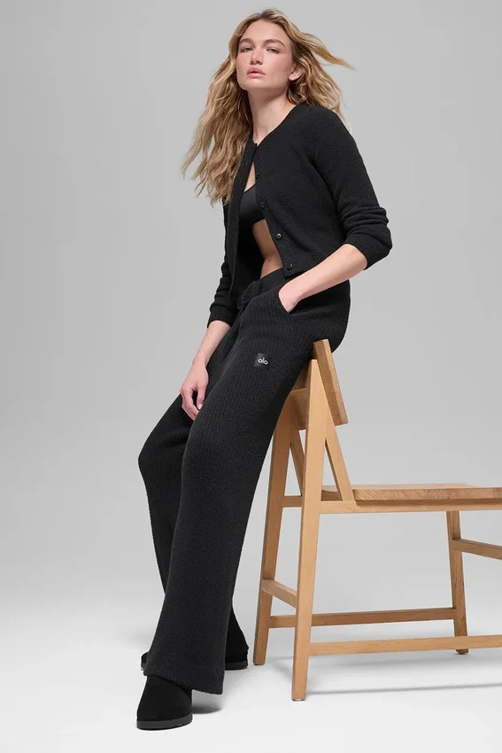 Swetr „Snuggle Up” i High-Waist spodnie z szerokimi nogawkami – Czarne