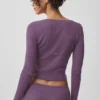Swetr z dzianiny Unwind z długim rękawem – Plum Kiss