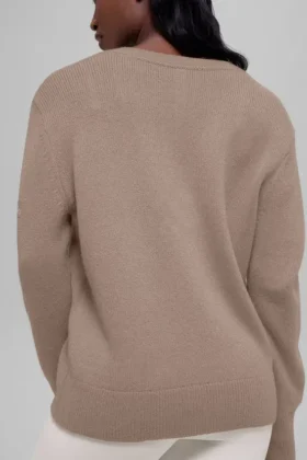 Swetr z wełny i kaszmiru New Class z dekoltem w serek w stylu oversize – Chai Latte