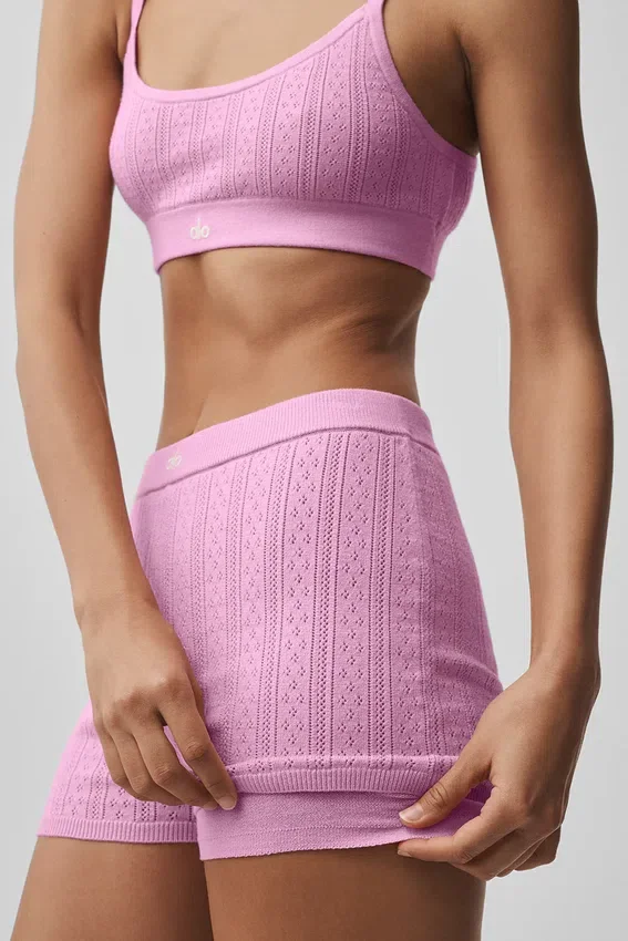 Swetr z wzorem pointelle Be Mine Hot Szorty – cukierkowy róż