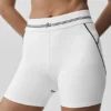 Szorty „Heart Throb” z High-Waist Airbrush o szerokości 4" – białe/czarne