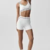 Szorty „Heart Throb” z High-Waist Airbrush o szerokości 4" – białe/czarne