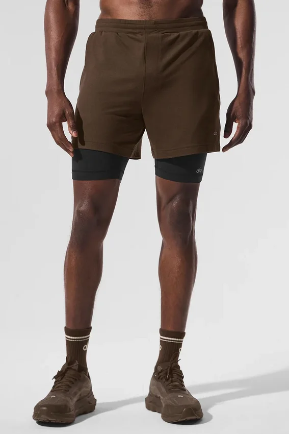 Szorty sportowe Conquer React 2 w 1 – kolor espresso/czarny
