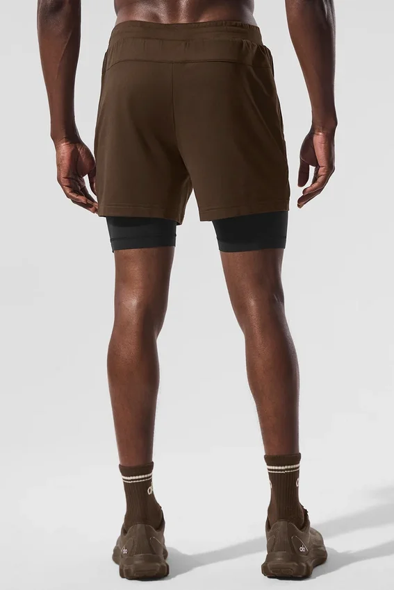 Szorty sportowe Conquer React 2 w 1 – kolor espresso/czarny