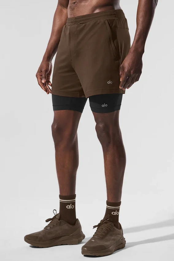 Szorty sportowe Conquer React 2 w 1 – kolor espresso/czarny
