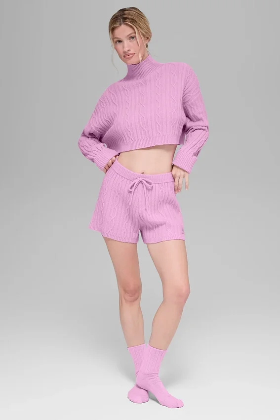 Szorty „Winter Bliss” z dzianiny typu cable knit – kolor Candy Heart Pink