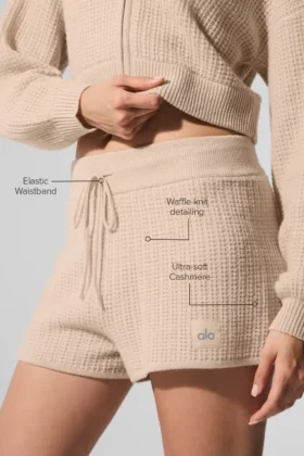 Szorty z kaszmiru High-Waist z pluszową fakturą waflową – Macadamia Blush