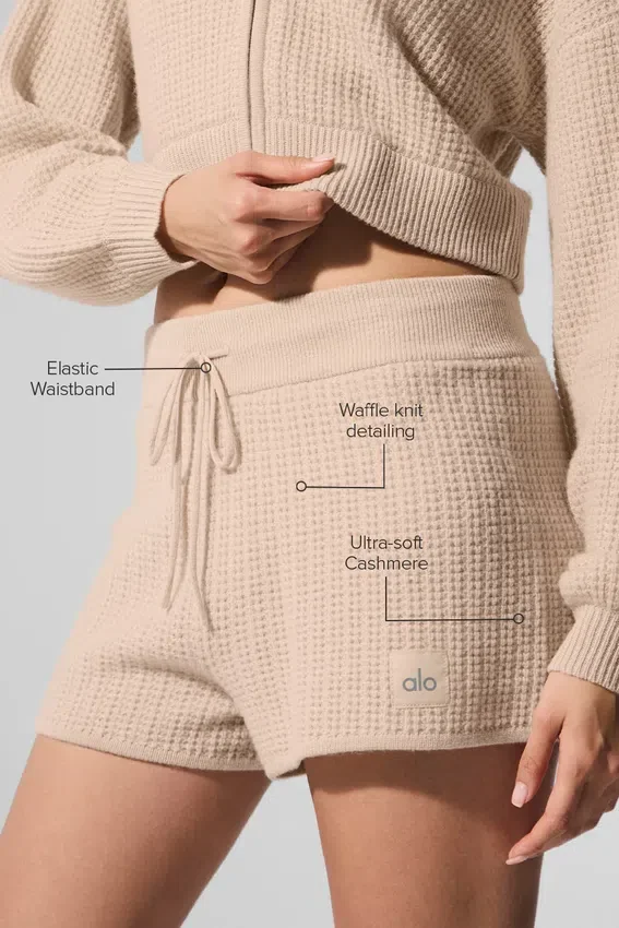Szorty z kaszmiru High-Waist z pluszową fakturą waflową – Macadamia Blush