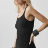 Top na ramiączkach „Adore” z prążkowanego materiału – czarna