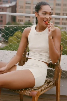 Top na ramiączkach Sway – kolor owsiany melanż