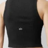 Top na ramiączkach z modalu w stylu Henley z prążkowanym wykończeniem – czarna