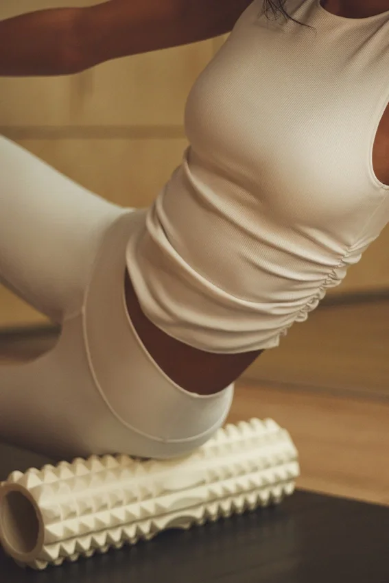 Topy na ramiączkach Ribbed En Pointe – kolor kości słoniowej