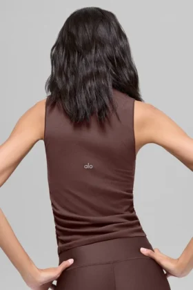 Topy na ramiączkach z prążkowanego materiału En Pointe – Brownstone