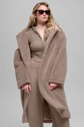 Trencz oversize z polaru Sherpa – Chai Latte