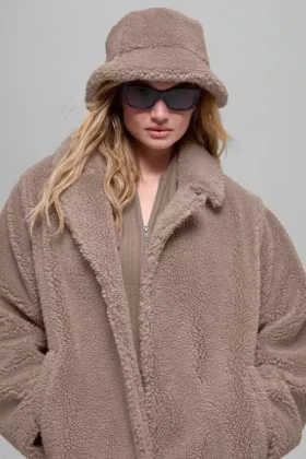 Trencz oversize z polaru Sherpa – Chai Latte