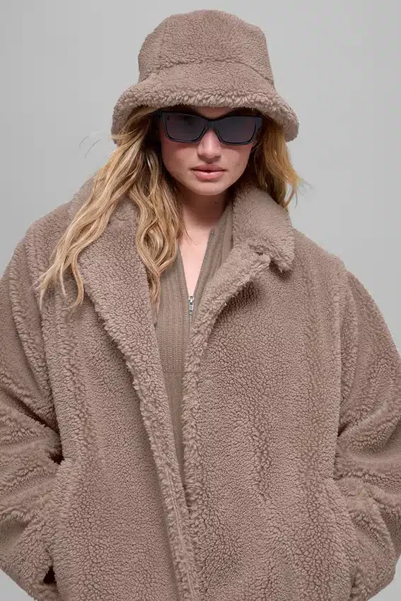 Trencz oversize z polaru Sherpa – Chai Latte