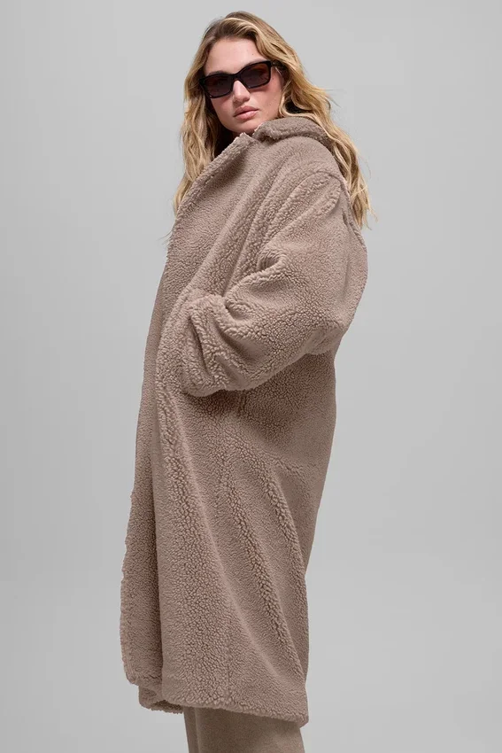 Trencz oversize z polaru Sherpa – Chai Latte