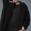 Trencz oversize z polaru sherpa – czarny