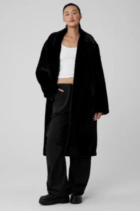 Trencz oversize z sztucznego futra – czarny