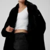 Trencz oversize z sztucznego futra – czarny