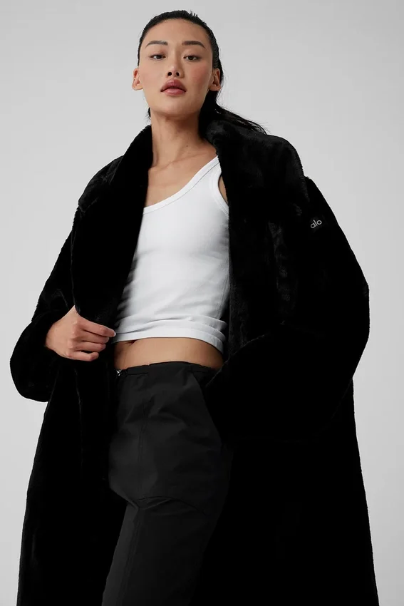 Trencz oversize z sztucznego futra – czarny