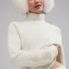 Zimowy magiczny sweter z kaszmiru z golfem – kość słoniowa